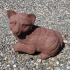 Tier-Figur Katze, aus rotem Sandstein, Höhe 25 cm, Breite 33 cm